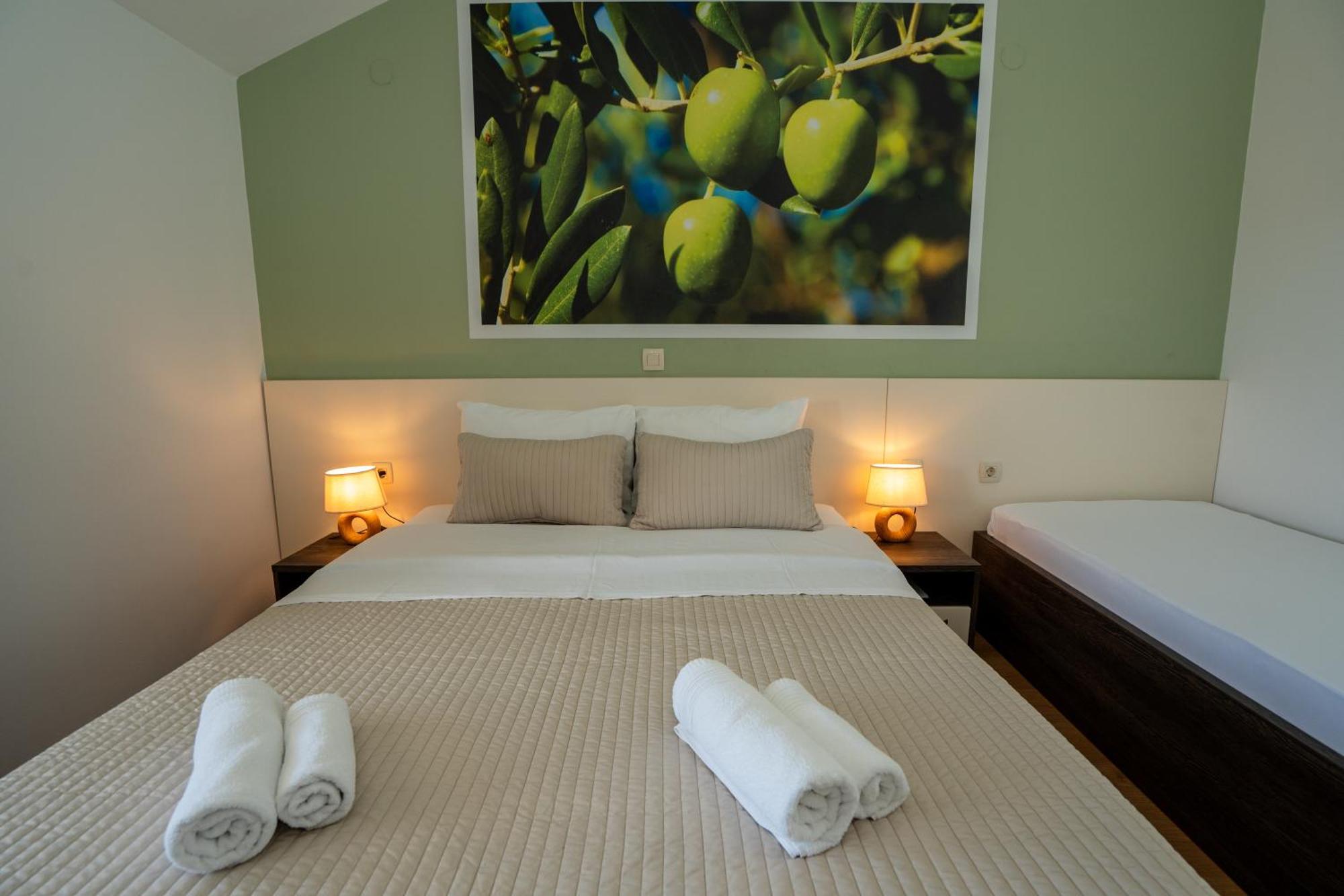 Bed & Breakfast Marta & Tona Kustici Exterior photo