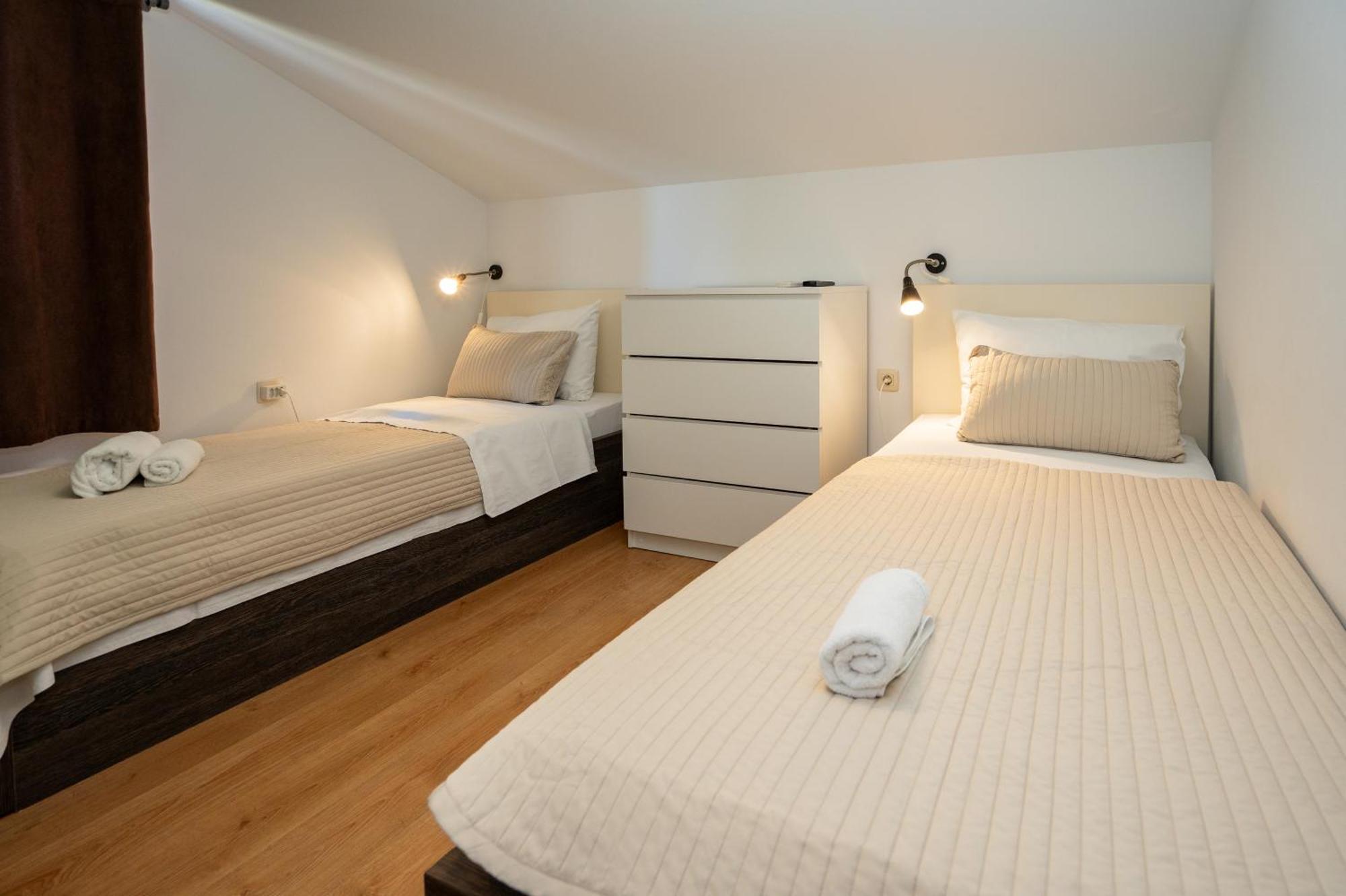 Bed & Breakfast Marta & Tona Kustici Exterior photo