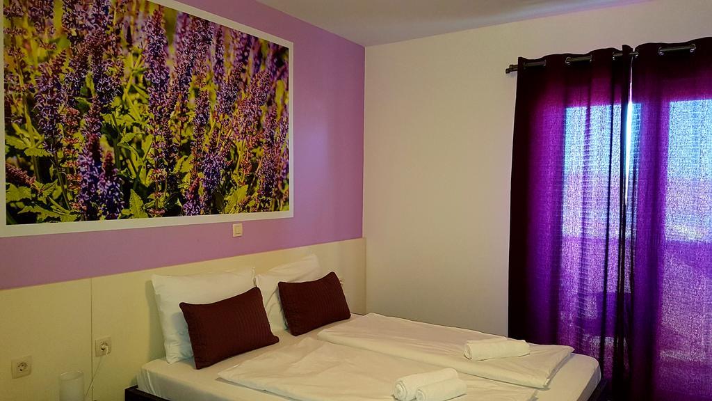 Bed & Breakfast Marta & Tona Kustici Exterior photo